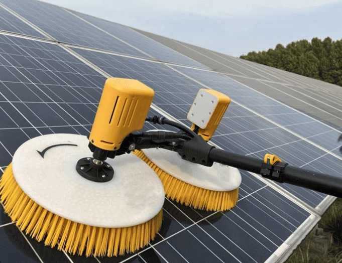 Limpeza com escova rotativa Vale Solar